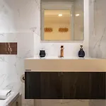New 3br W Rooftop & Balcony Views By Lovelystay