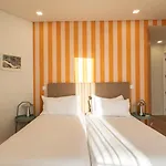 New 3br W Rooftop & Balcony Views By Lovelystay *