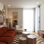 New 3br W Rooftop & Balcony Views By Lovelystay Apartment