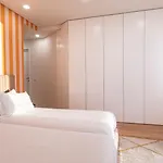 New 3br W Rooftop & Balcony Views By Lovelystay
