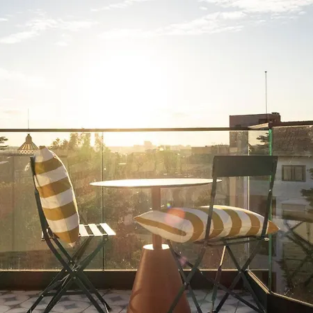 New 3br W Rooftop & Balcony Views By Lovelystay ポルト