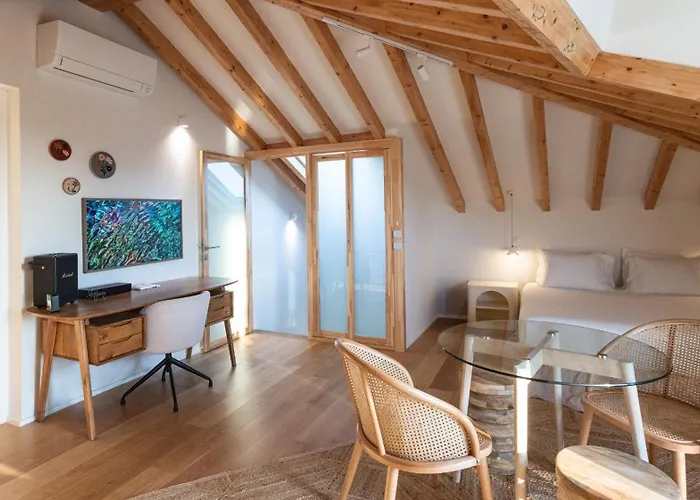 New 3br W Rooftop & Balcony Views By Lovelystay Oporto