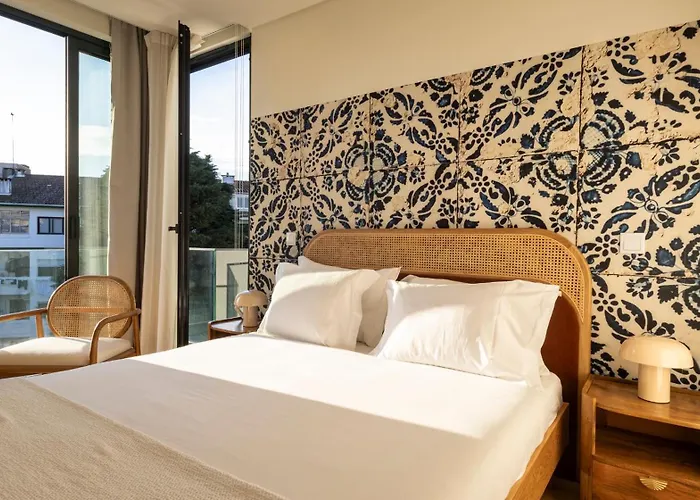 New 3br W Rooftop & Balcony Views By Lovelystay * Oporto