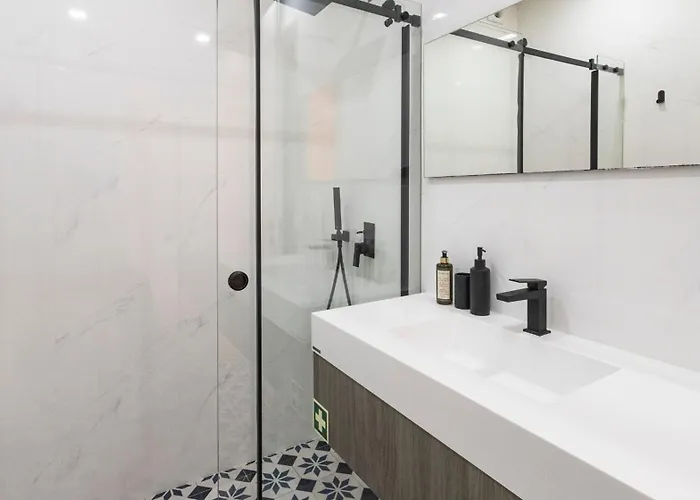 Appartamento New 3br W Rooftop & Balcony Views By Lovelystay *