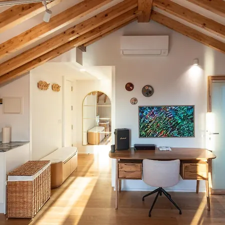 New 3br W Rooftop & Balcony Views By Lovelystay Apartment Porto