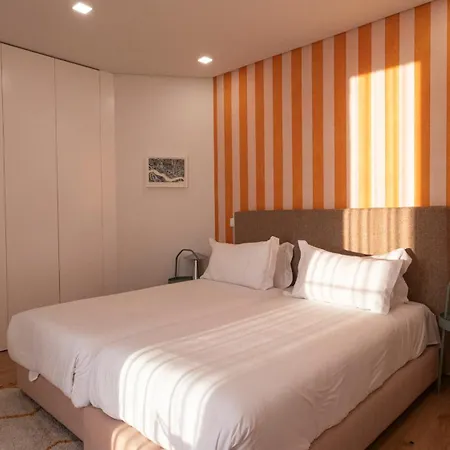 Apartment New 3br W Rooftop & Balcony Views By Lovelystay *