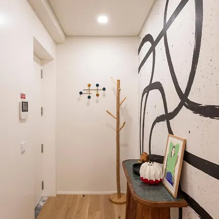 New 3br W Rooftop & Balcony Views By Lovelystay Apartment Porto