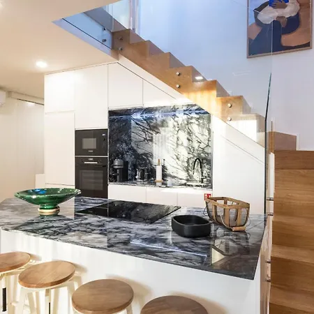 New 3br W Rooftop & Balcony Views By Lovelystay Porto