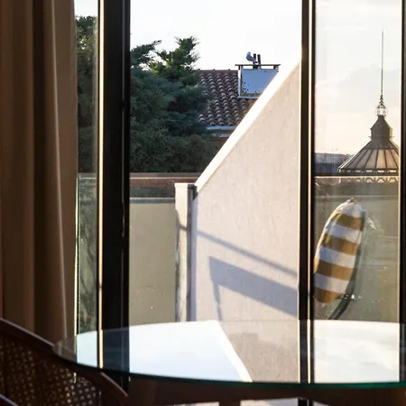 New 3br W Rooftop & Balcony Views By Lovelystay アパート ポルト