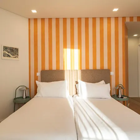 New 3br W Rooftop & Balcony Views By Lovelystay *