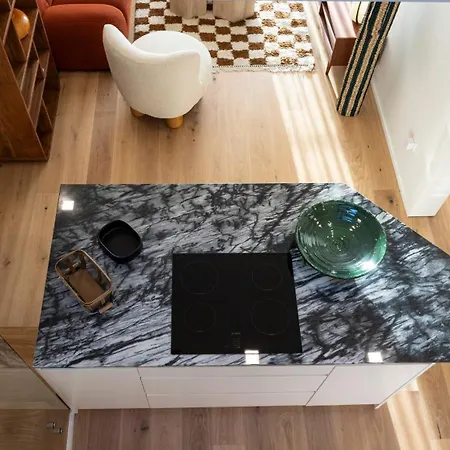 Apartment New 3br W Rooftop & Balcony Views By Lovelystay *
