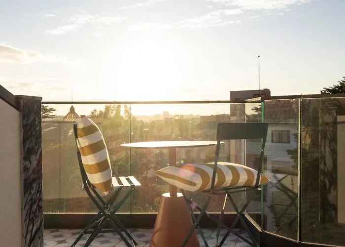 New 3br W Rooftop & Balcony Views By Lovelystay بورتو