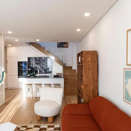 New 3br W Rooftop & Balcony Views By Lovelystay * פורטו