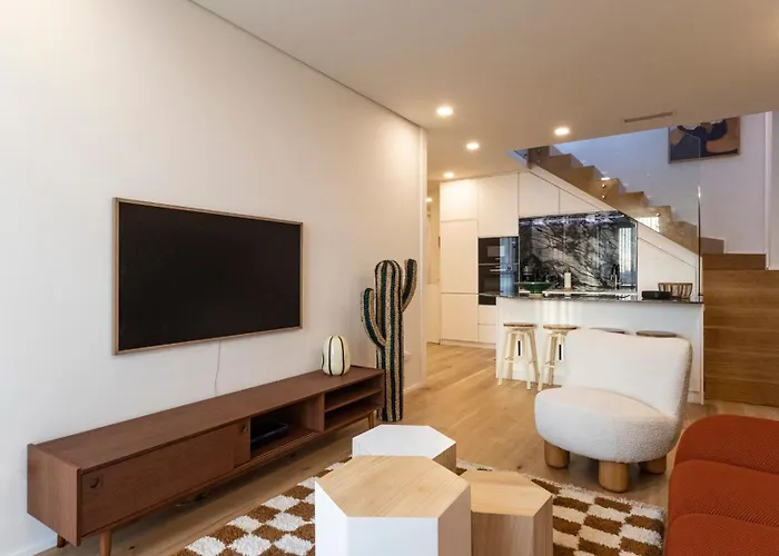 New 3br W Rooftop & Balcony Views By Lovelystay Apartman *