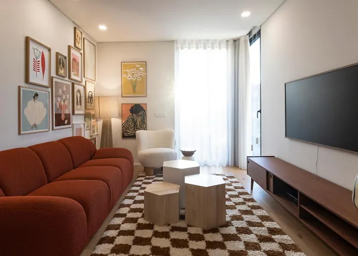 New 3br W Rooftop & Balcony Views By Lovelystay Apartman