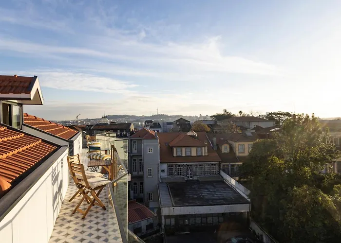Apartman New 3br W Rooftop & Balcony Views By Lovelystay