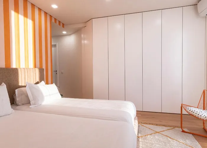 New 3br W Rooftop & Balcony Views By Lovelystay