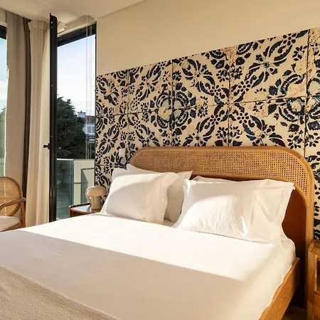 New 3br W Rooftop & Balcony Views By Lovelystay * Oporto