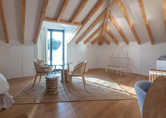 New 3br W Rooftop & Balcony Views By Lovelystay Apartment