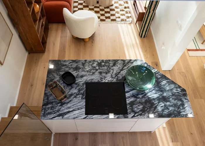 Apartment New 3br W Rooftop & Balcony Views By Lovelystay *